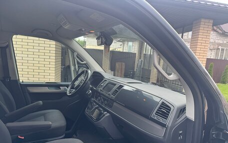 Volkswagen Multivan T6 рестайлинг, 2018 год, 3 650 000 рублей, 7 фотография