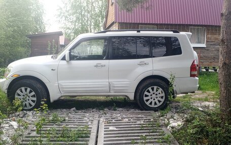 Mitsubishi Montero III, 2001 год, 520 000 рублей, 2 фотография