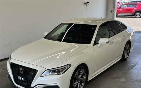 Toyota Crown, 2018 год, 1 769 000 рублей, 2 фотография
