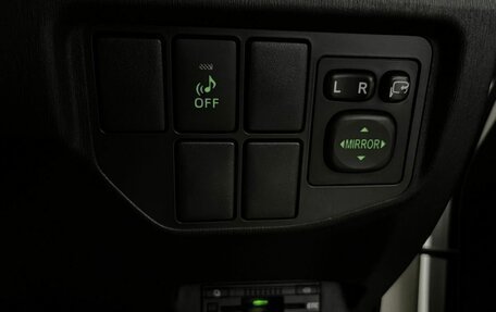 Toyota Prius, 2015 год, 1 150 000 рублей, 14 фотография