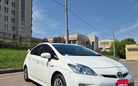Toyota Prius, 2015 год, 1 150 000 рублей, 3 фотография