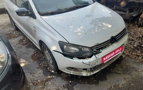 Volkswagen Polo VI (EU Market), 2013 год, 330 000 рублей, 3 фотография