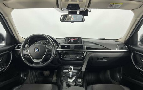 BMW 3 серия, 2017 год, 2 199 000 рублей, 15 фотография