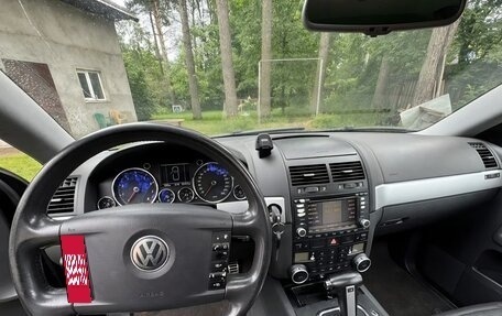 Volkswagen Touareg III, 2003 год, 865 000 рублей, 2 фотография