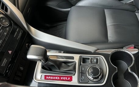 Mitsubishi Pajero Sport III рестайлинг, 2017 год, 2 810 000 рублей, 2 фотография