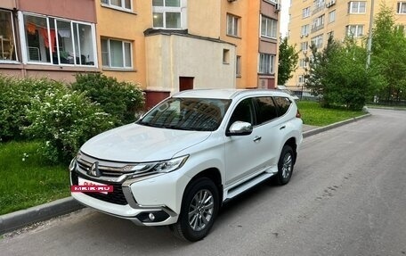 Mitsubishi Pajero Sport III рестайлинг, 2017 год, 2 810 000 рублей, 10 фотография