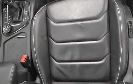 Volkswagen Tiguan II, 2019 год, 2 850 000 рублей, 2 фотография