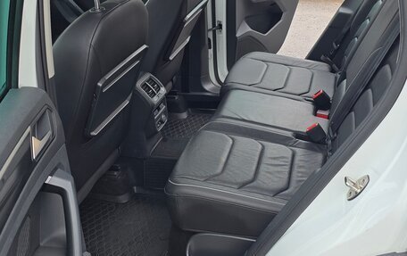 Volkswagen Tiguan II, 2019 год, 2 850 000 рублей, 9 фотография