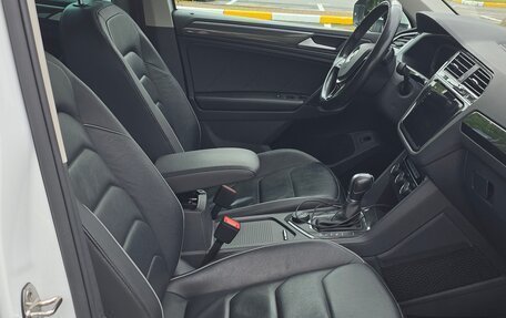 Volkswagen Tiguan II, 2019 год, 2 850 000 рублей, 17 фотография