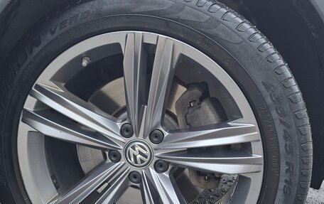 Volkswagen Tiguan II, 2019 год, 2 850 000 рублей, 26 фотография