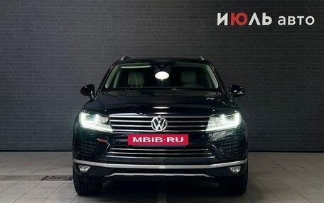 Volkswagen Touareg III, 2015 год, 3 090 000 рублей, 2 фотография
