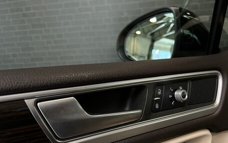 Volkswagen Touareg III, 2015 год, 3 090 000 рублей, 24 фотография