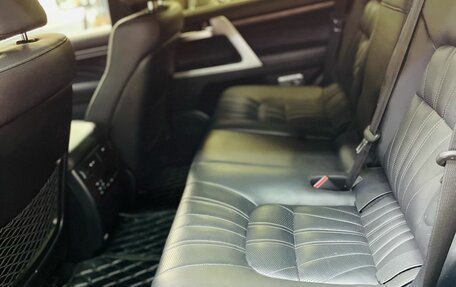 Toyota Land Cruiser 200, 2019 год, 7 960 000 рублей, 10 фотография