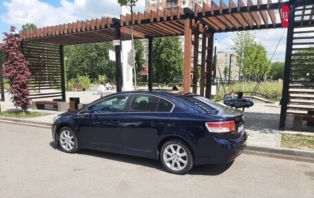 Toyota Avensis III рестайлинг, 2009 год, 1 150 000 рублей, 2 фотография