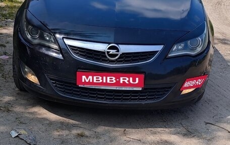 Opel Astra J, 2010 год, 750 000 рублей, 2 фотография