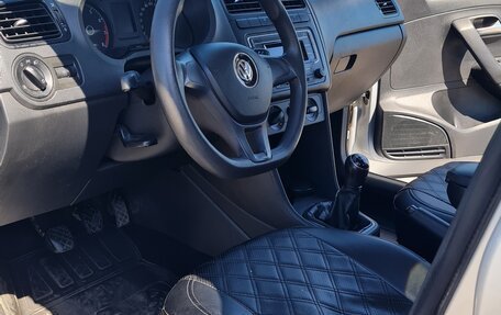Volkswagen Polo VI (EU Market), 2018 год, 850 000 рублей, 4 фотография