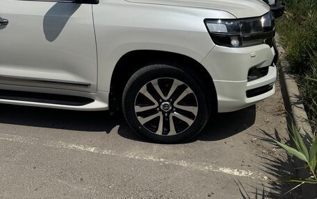 Toyota Land Cruiser 200, 2017 год, 6 500 000 рублей, 3 фотография