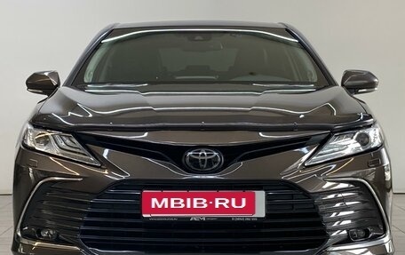 Toyota Camry, 2021 год, 3 200 000 рублей, 2 фотография
