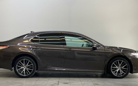 Toyota Camry, 2021 год, 3 200 000 рублей, 4 фотография
