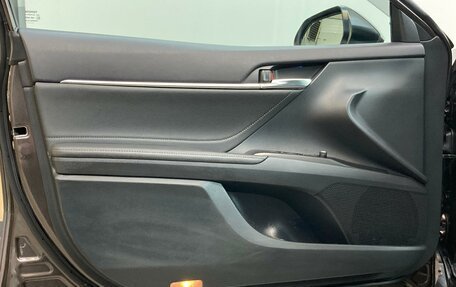 Toyota Camry, 2021 год, 3 200 000 рублей, 17 фотография