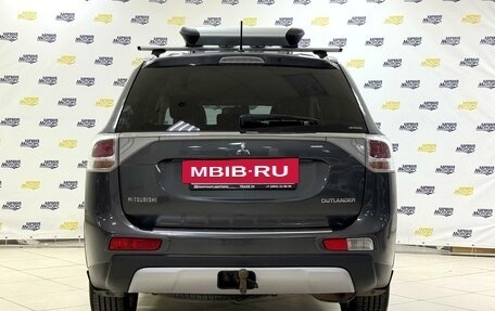 Mitsubishi Outlander III рестайлинг 3, 2014 год, 1 893 000 рублей, 6 фотография
