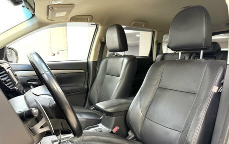 Mitsubishi Outlander III рестайлинг 3, 2014 год, 1 893 000 рублей, 11 фотография
