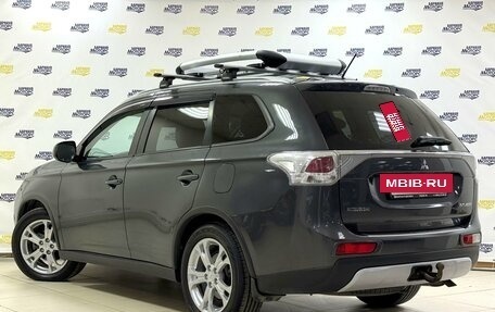 Mitsubishi Outlander III рестайлинг 3, 2014 год, 1 893 000 рублей, 7 фотография