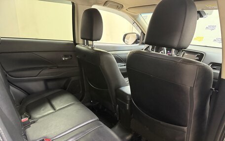 Mitsubishi Outlander III рестайлинг 3, 2014 год, 1 893 000 рублей, 23 фотография