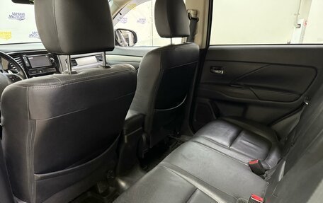 Mitsubishi Outlander III рестайлинг 3, 2014 год, 1 893 000 рублей, 22 фотография
