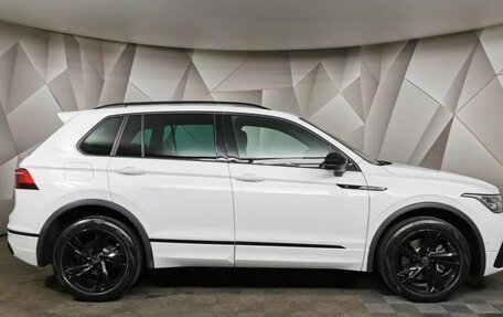 Volkswagen Tiguan II, 2021 год, 2 540 000 рублей, 3 фотография