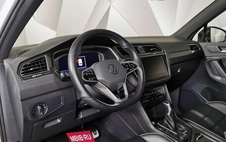Volkswagen Tiguan II, 2021 год, 2 540 000 рублей, 10 фотография