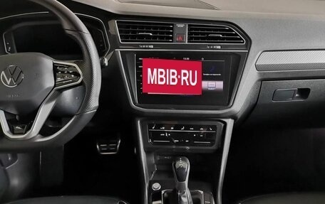 Volkswagen Tiguan II, 2021 год, 2 540 000 рублей, 13 фотография
