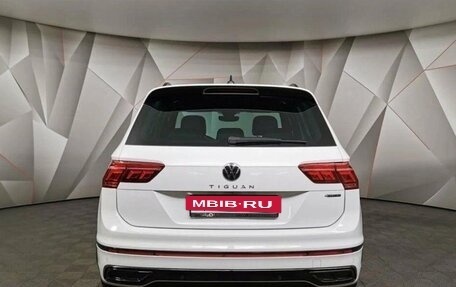 Volkswagen Tiguan II, 2021 год, 2 540 000 рублей, 6 фотография