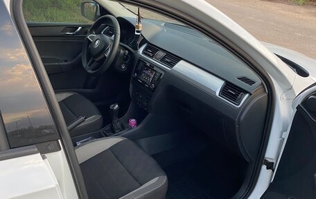 Skoda Rapid I, 2017 год, 1 220 000 рублей, 10 фотография