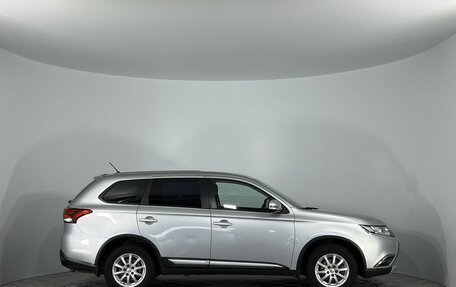 Mitsubishi Outlander III рестайлинг 3, 2016 год, 1 470 000 рублей, 4 фотография