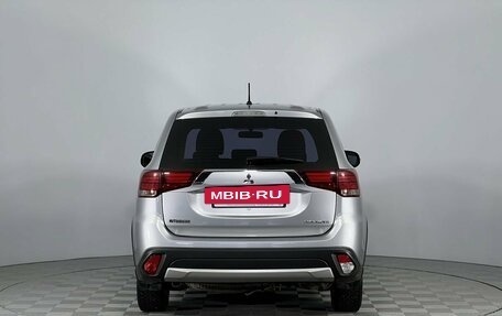 Mitsubishi Outlander III рестайлинг 3, 2016 год, 1 470 000 рублей, 6 фотография