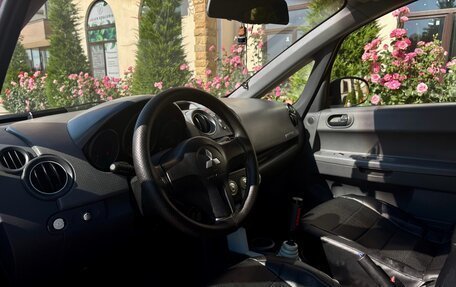 Mitsubishi Colt VI рестайлинг, 2005 год, 350 000 рублей, 8 фотография
