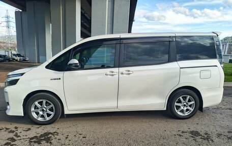Toyota Voxy III, 2014 год, 1 730 000 рублей, 5 фотография