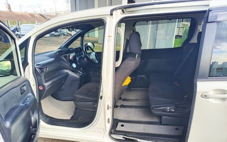 Toyota Voxy III, 2014 год, 1 730 000 рублей, 6 фотография