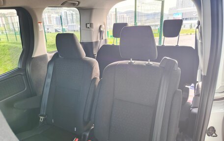 Toyota Voxy III, 2014 год, 1 730 000 рублей, 7 фотография