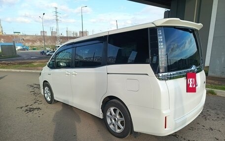 Toyota Voxy III, 2014 год, 1 730 000 рублей, 4 фотография