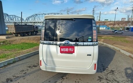 Toyota Voxy III, 2014 год, 1 730 000 рублей, 3 фотография