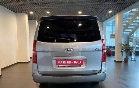 Hyundai Grand Starex Grand Starex I рестайлинг 2, 2012 год, 1 700 000 рублей, 4 фотография