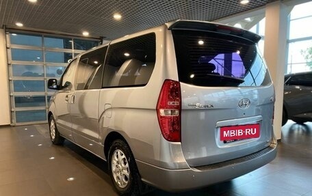 Hyundai Grand Starex Grand Starex I рестайлинг 2, 2012 год, 1 700 000 рублей, 5 фотография
