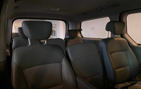 Hyundai Grand Starex Grand Starex I рестайлинг 2, 2012 год, 1 700 000 рублей, 31 фотография