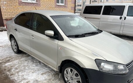 Volkswagen Polo VI (EU Market), 2011 год, 460 000 рублей, 2 фотография
