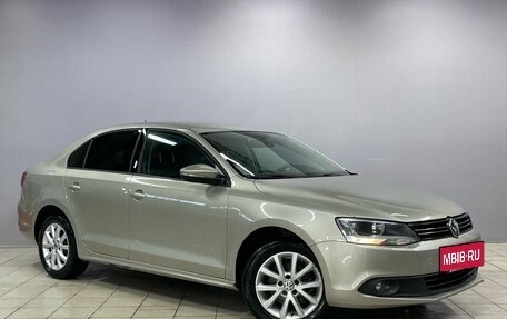 Volkswagen Jetta VI, 2013 год, 990 000 рублей, 3 фотография