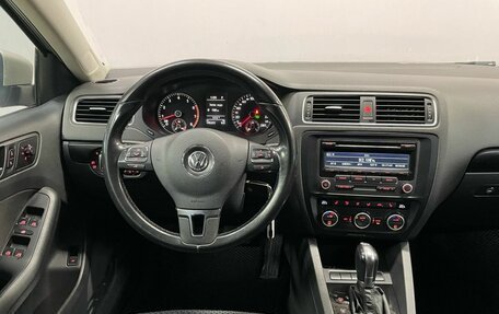 Volkswagen Jetta VI, 2013 год, 990 000 рублей, 11 фотография