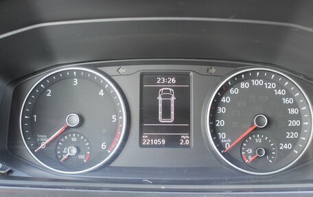 Volkswagen Multivan T6 рестайлинг, 2015 год, 3 030 000 рублей, 11 фотография