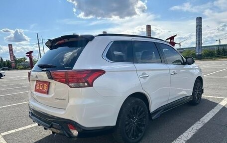 Mitsubishi Outlander III рестайлинг 3, 2021 год, 2 400 111 рублей, 4 фотография